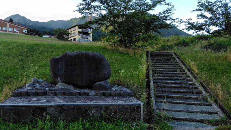 大山の博労座駐車場木段