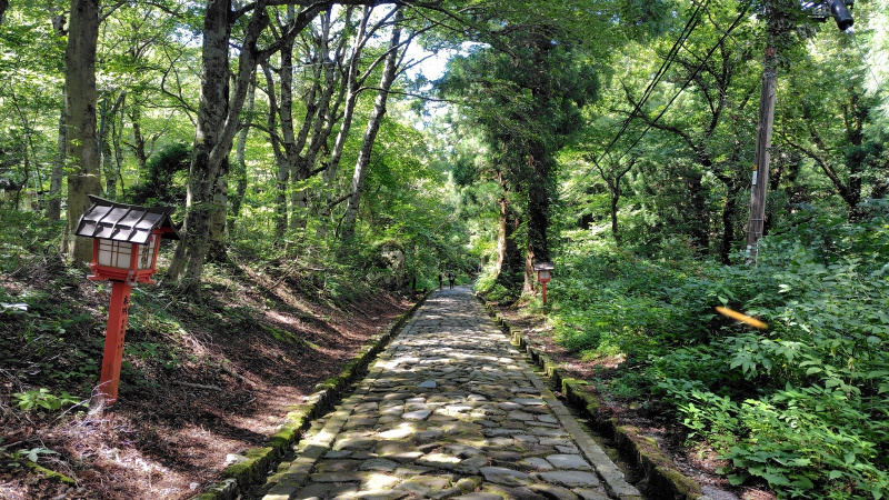 大神山神社への石畳の参道