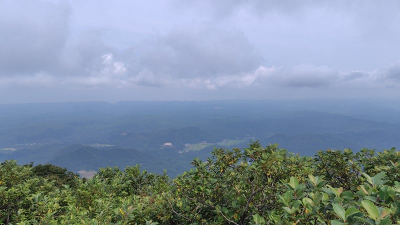 男三瓶山山頂から北側の景色