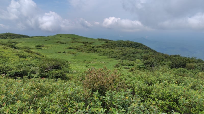 男三瓶山山頂から西側のの景色