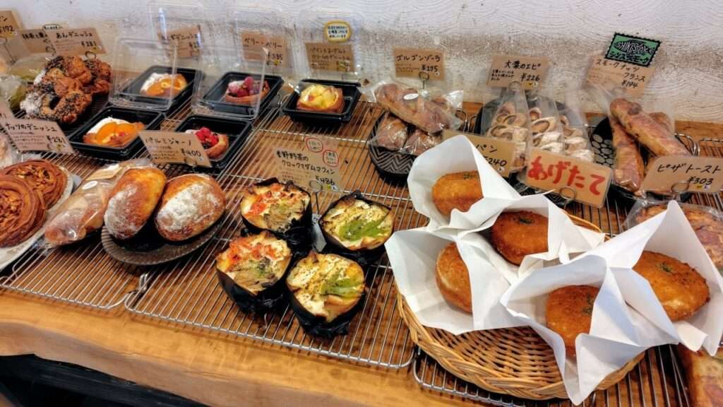 ムカイ製パンの店内のパン
