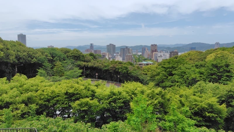 比治山公園のピースメッセージ広場からの広島市街地の展望