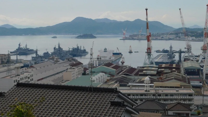 上道路から見える呉基地