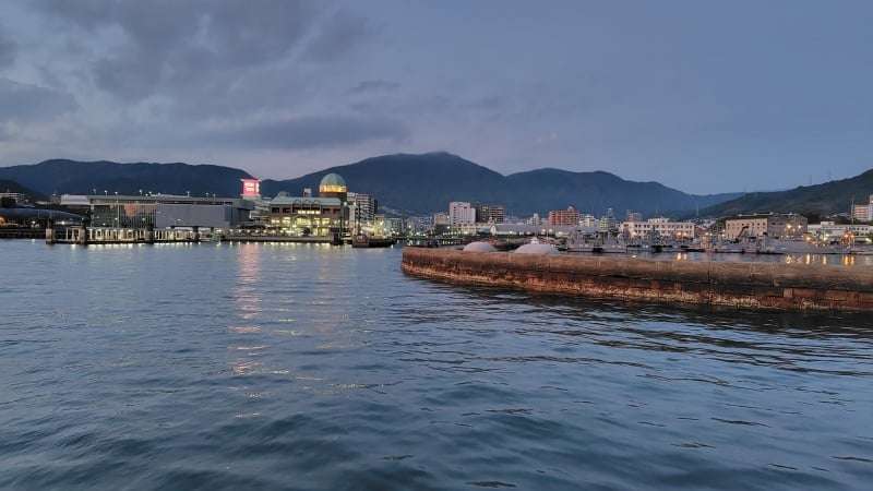 海上から見る呉港