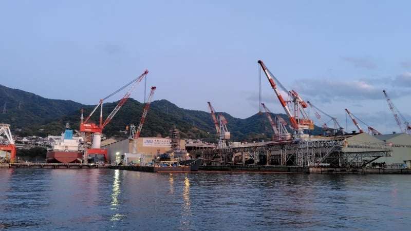 海上から見る戦艦大和建設ドック跡地
