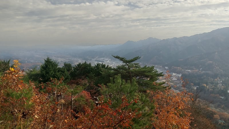 外山毘沙門堂から日光の眺め