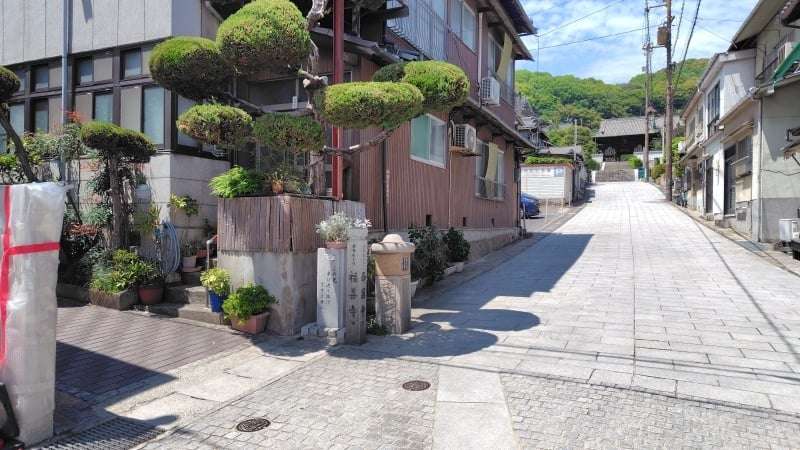 古寺巡りルート西國寺前