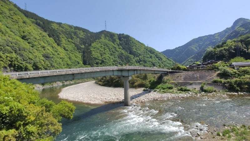 太田川にかかる端