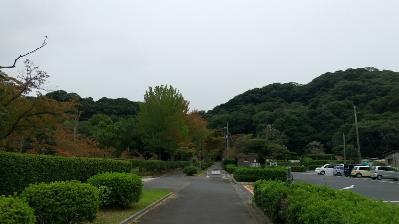 米子駐車場への道