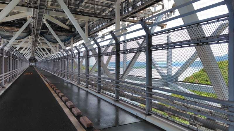因島大橋の自転車歩行者道から見る眺め